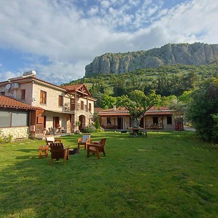 Theopetra Home Bagian luar foto